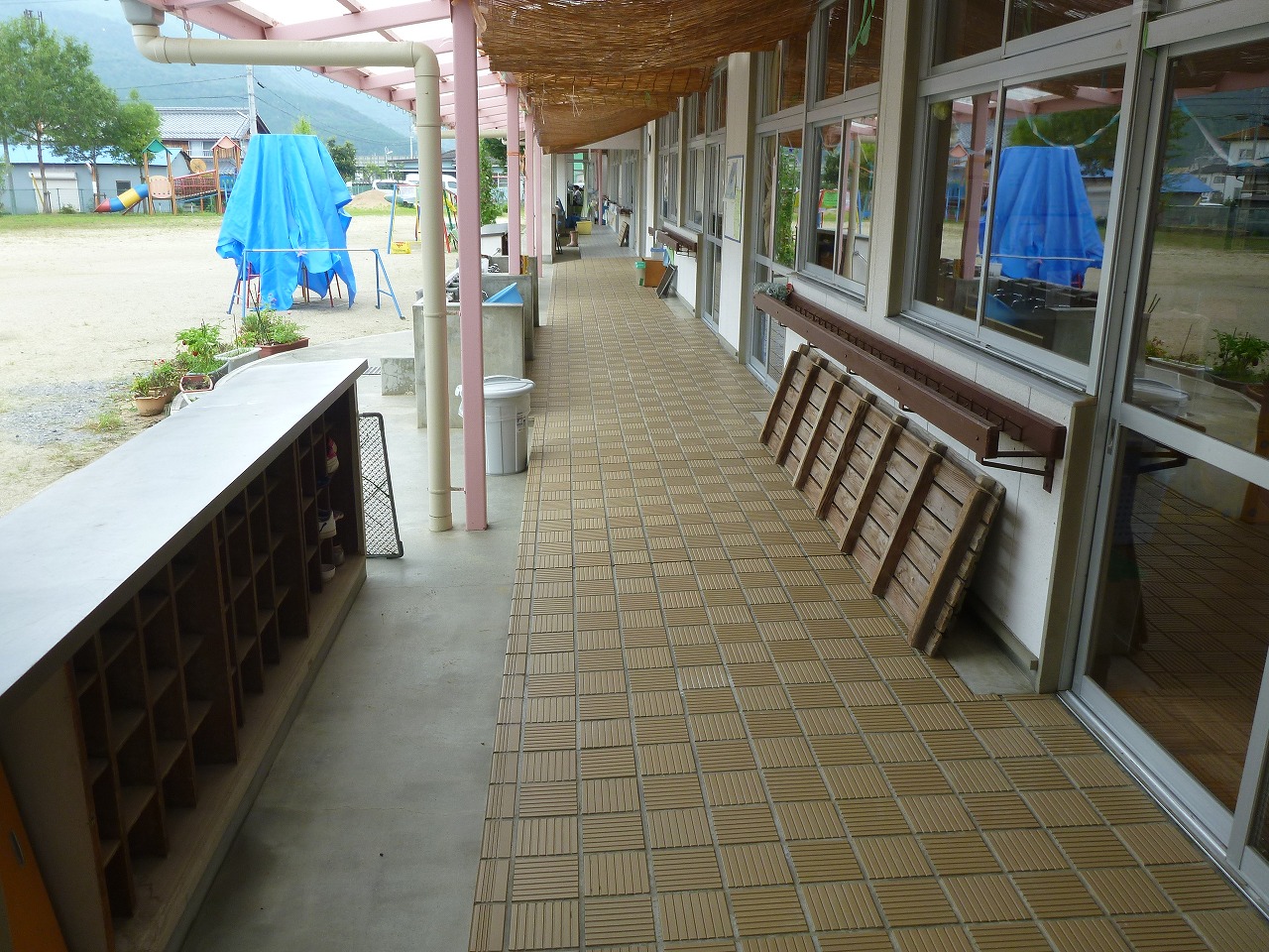 テラス 1(既存園舎).jpg