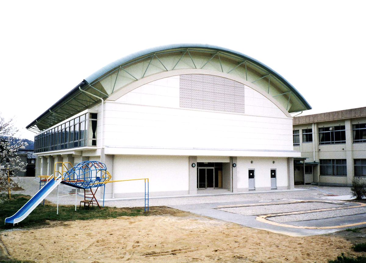 田根小学校体育館